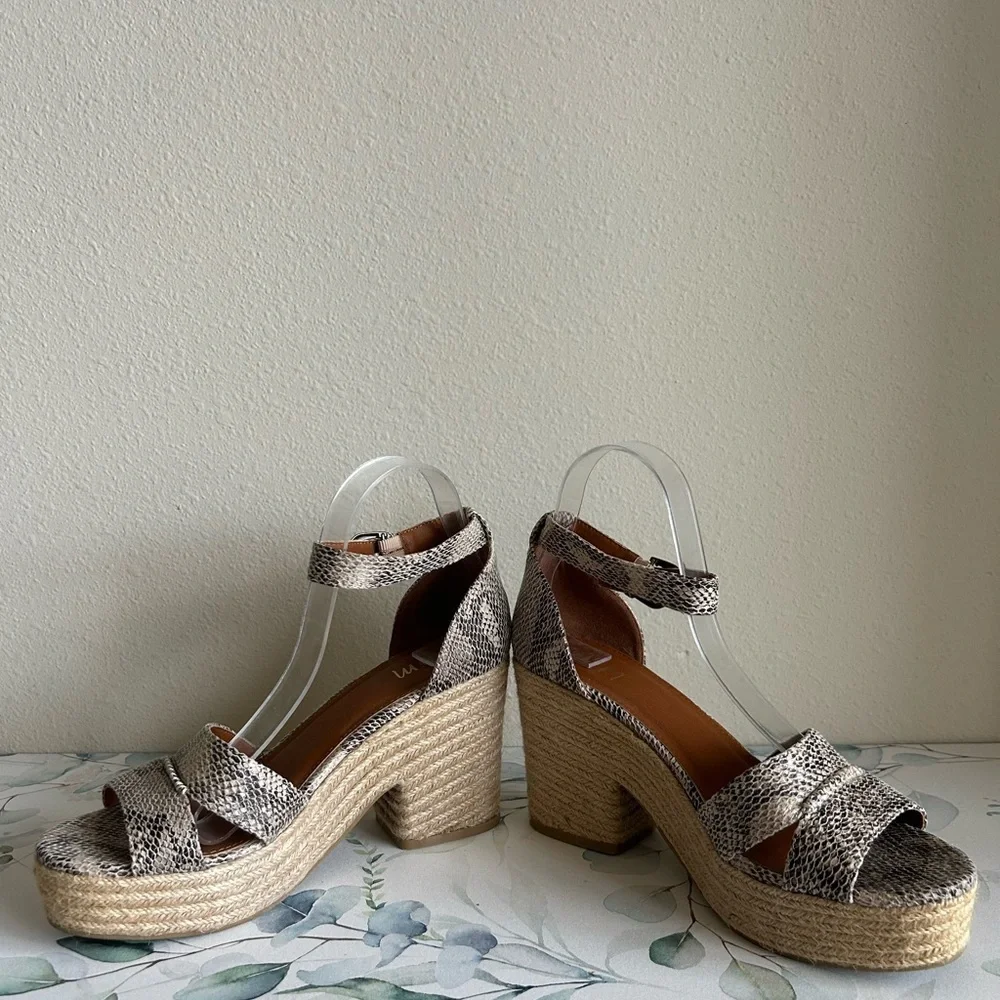 Mi.iM Lynn Snakeskin Platform Sandals